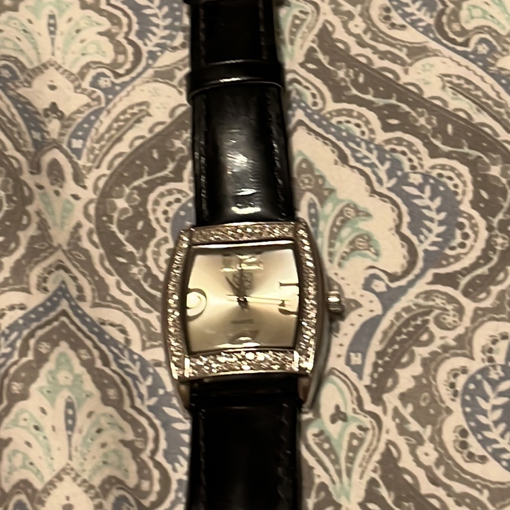 Watch - Picture 2 of 3